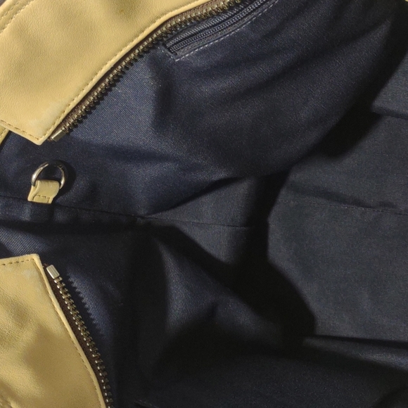 Coach Beige Leather Handbag - Picture 8 of 16